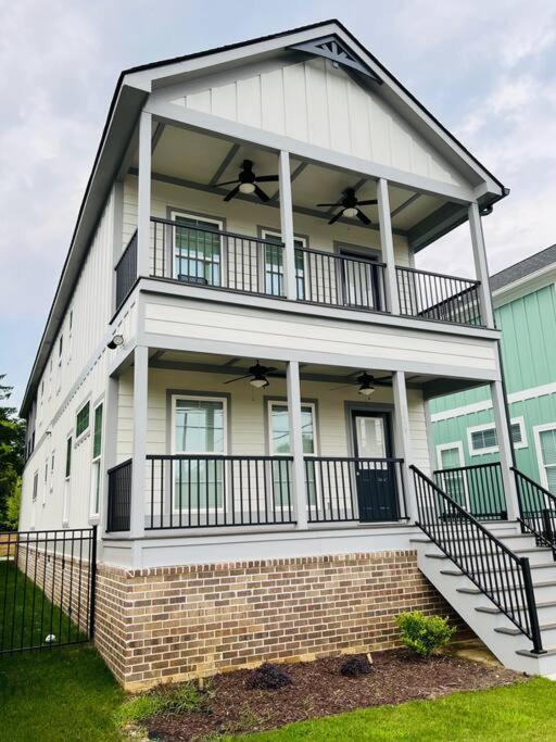 Luxury 4 Bedroom Home And Private Deck By Mcg 6 ออกัสตา ภายนอก รูปภาพ